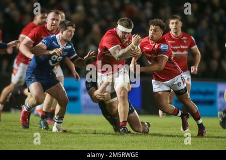 Manchester, Großbritannien. 30. Dezember 2022. Leicesters Sean Jansen auf einem Lauf *** während des Gallagher Premiership Rugby-Spiels zwischen Sale Sharks und Leicester Tigers im AJ Bell Stadium, Manchester am 30. Dezember 2022. Foto von Simon Hall. Nur redaktionelle Verwendung, Lizenz für kommerzielle Verwendung erforderlich. Keine Verwendung bei Wetten, Spielen oder Veröffentlichungen von Clubs/Ligen/Spielern. Kredit: UK Sports Pics Ltd/Alamy Live News Kredit: UK Sports Pics Ltd/Alamy Live News Stockfoto