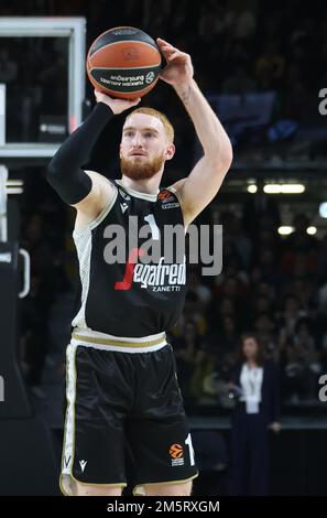 Bologna, Italien. 30. Dezember 2022. Niccolo Mannion (Segafredo Virtus Bologna) während des Euroleague Basketball-Meisterschaftsspiels Segafredo Virtus Bologna vs.. Fenerbahce Beko Istanbul - Bologna, 30. Dezember 2022 in der Segafredo Arena Credit: Live Media Publishing Group/Alamy Live News Stockfoto