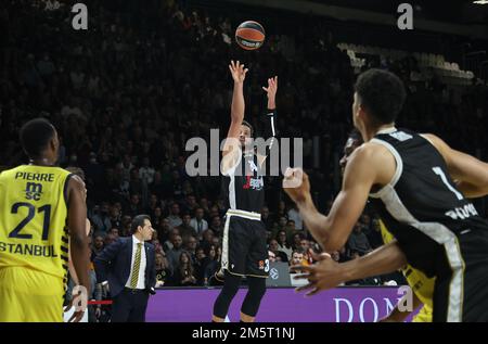 Bologna, Italien. 30. Dezember 2022. Kyle Weems (Segafredo Virtus Bologna) während des Euroleague Basketball-Meisterschaftsspiels Segafredo Virtus Bologna vs.. Fenerbahce Beko Istanbul - Bologna, 30. Dezember 2022 in der Segafredo Arena Credit: Live Media Publishing Group/Alamy Live News Stockfoto