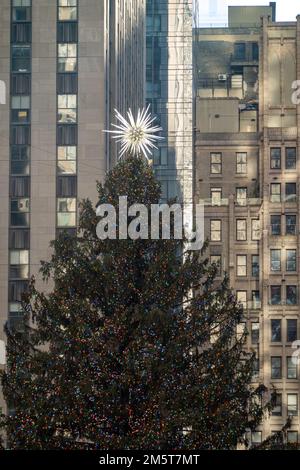 The Rockefeller Center Christmas Tree, 2022, NYC, USA Stockfoto