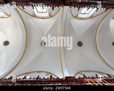 Puebla, Puebla, USA. 9. Dezember 2022. Die Biblioteca Palafoxiana Bibliothek im historischen Zentrum von Puebla City stammt aus dem Jahr 1646. Es ist die UNESCO, die es als erste öffentliche Bibliothek in Nord- und Südamerika anerkennt. Puebla, Mexiko Freitag, 9. Dezember 2022. (Kreditbild: © Mark Hertzberg/ZUMA Press Wire) Stockfoto