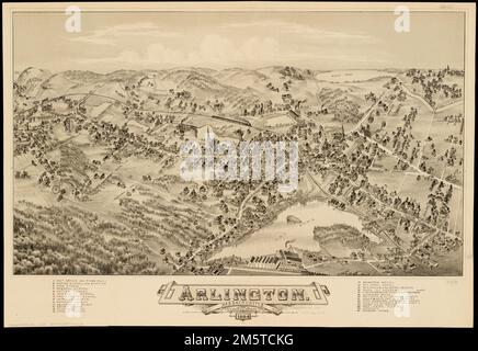 Arlington, Massachusetts : 1884. Indiziert für Points of Interest. Vogelperspektive... In dieser Komposition wird Arlington vom Süden aus betrachtet, der über das Dorfzentrum nach Norden blickt, bis zum Mystic Pond am Horizont. Die Stadt scheint sich auf dem Höhepunkt ihrer industriellen Aktivität zu befinden und beginnt sich zu einem Wohnvorort von Cambridge und Boston zu entwickeln. In der Legende werden 27 prominente Bauten, darunter sechs Kirchen und acht Industrietätigkeiten, aufgeführt. Fast alle Kirchen und das Rathaus, mit der Höhe ihrer Türme übertrieben, befanden sich in der Mitte der Zeichnung, fo Stockfoto