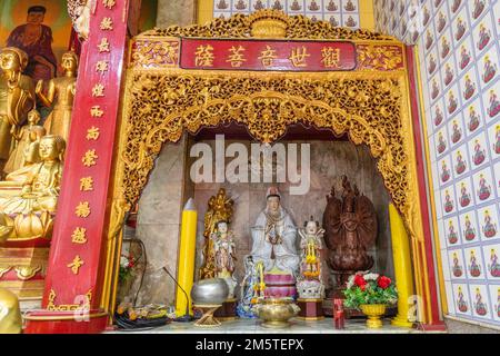 Wat Lokanukroh (Chua TU Te), chinesischer/vietnamesischer buddhistischer Tempel. Sampeng Lane, Chinatown, Bangkok, Thailand. Stockfoto