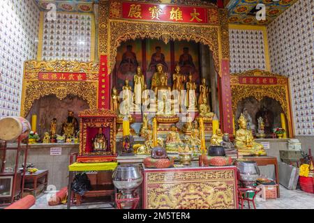 Wat Lokanukroh (Chua TU Te), chinesischer/vietnamesischer buddhistischer Tempel. Sampeng Lane, Chinatown, Bangkok, Thailand. Stockfoto