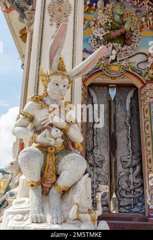 Statuen des Wat Pariwat Ratchasongkram - buddhistischer Tempel in Bangkok, Thailand. Stockfoto