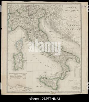 Carta geografica e postale dell' Italia ridotta dalle migliori carte fin' ora esistenti coll' indicazione di tutte le strade ferrale ed il corso dei battelli a vapore. Erleichterung durch Hachures. Schließt die Auffülltabelle ein. Ausgestellt in „Faces and Places“ in der Boston Public Library, Boston, MA, 2003. Oktober bis 2004. September. MB (BRL). Die Geografie Italiens in der Mitte des 19. Jahrhunderts ist auf dieser detaillierten Postkarte dargestellt. Es zeigt nicht nur die Berghänge Italiens mit schattigen Reliefs, sondern auch die Lage von Postämtern, Postrouten und Eisenbahnstrecken. Die Tabelle in der Stockfoto