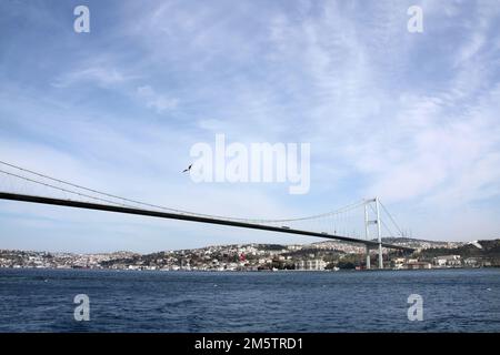 Die Bosporus-Brücke, die europäische und asiatische Kontinente, die Türkei, verbindet Stockfoto
