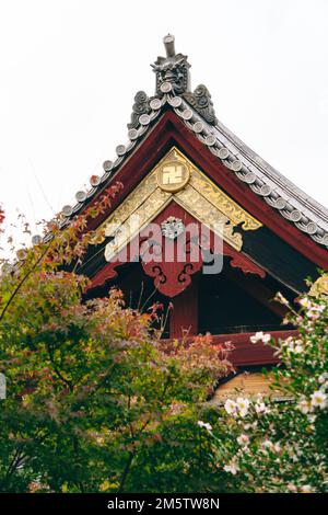 Ziermuster des antiken Tempels im Ueno Park Stockfoto