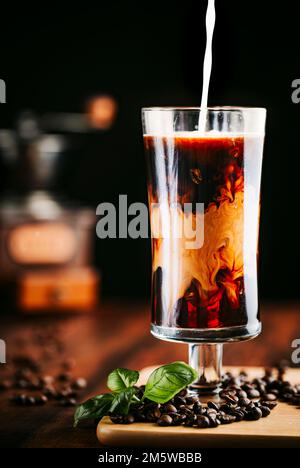 Essensfotos, Kaffee mit Eis und Milch Stockfoto