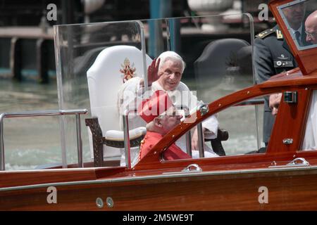 Venedig, Italien. 09. Mai 2011. Päpstlicher Besuch von Papst Benedikt XVI in Venedig 07-08. Mai 2011 Kredit: Unabhängige Fotoagentur/Alamy Live News Stockfoto