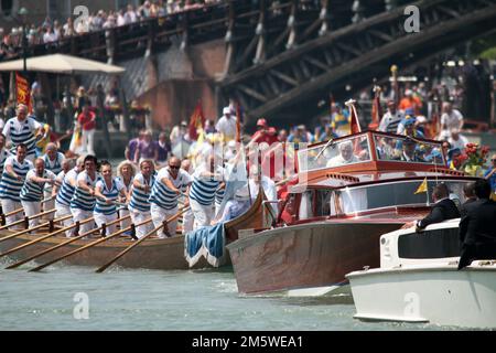 Venedig, Italien. 09. Mai 2011. Päpstlicher Besuch von Papst Benedikt XVI in Venedig 07-08. Mai 2011 Kredit: Unabhängige Fotoagentur/Alamy Live News Stockfoto