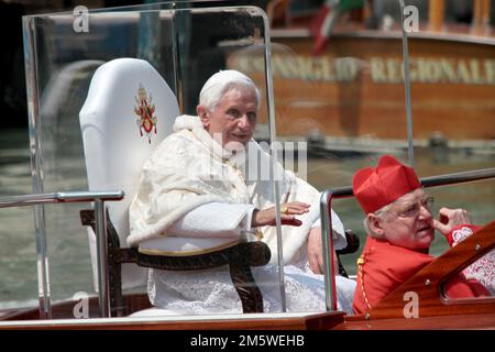 Venedig, Italien. 09. Mai 2011. Päpstlicher Besuch von Papst Benedikt XVI in Venedig 07-08. Mai 2011 Kredit: Unabhängige Fotoagentur/Alamy Live News Stockfoto