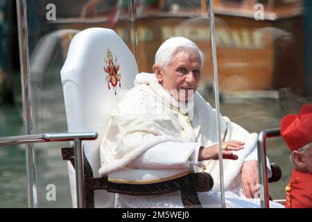 Venedig, Italien. 09. Mai 2011. Päpstlicher Besuch von Papst Benedikt XVI in Venedig 07-08. Mai 2011 Kredit: Unabhängige Fotoagentur/Alamy Live News Stockfoto