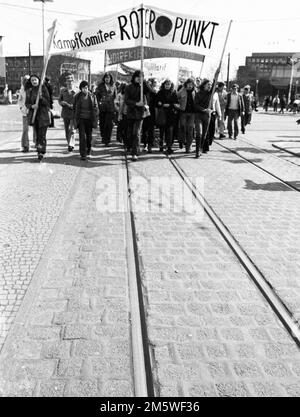 Die von Studenten geführten und von der Polizei begleiteten und ...