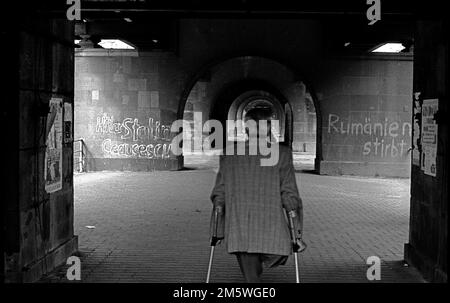 DDR, Berlin, 18. 12. 1989, Hitler, Stalin, Ceaucescou, Rumänien stirbt, Dimitroffstraße U-Bahn-Station Stockfoto