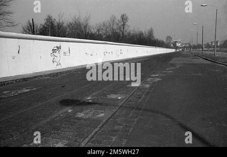 DDR, Berlin, 16. 03. 1990, Mauer zwischen Potsdamer Platz und Brandenburger Tor, Graffiti Stockfoto