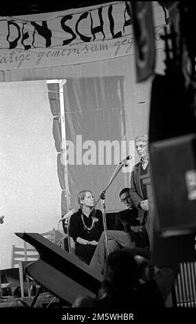 DDR, Berlin, 21. Oktober 1989, Manifestation of Berlin Art Workers Against Violence - for Democracy, Veranstaltung von Künstlern und Kulturschaffenden Stockfoto