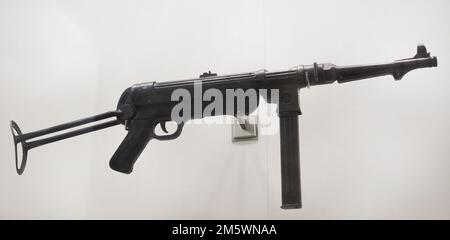 Schmeisser MP40, Maschinenpistole, c. 1939. Es wurde in Deutschland hergestellt und von Heinrich Vollmer entworfen. Stahl und Gummi. Armeemuseum. Toledo, Spanien. Stockfoto