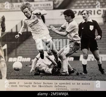 Peter Barnes spielt für Leeds United Stockfoto