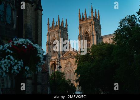 Sommer in York - York Minster von City Walls - York, England, Großbritannien Stockfoto