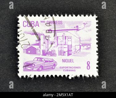 Von Kuba gedruckte Briefmarke, die Nickel, Exporte zeigt, ca. 1982. Stockfoto