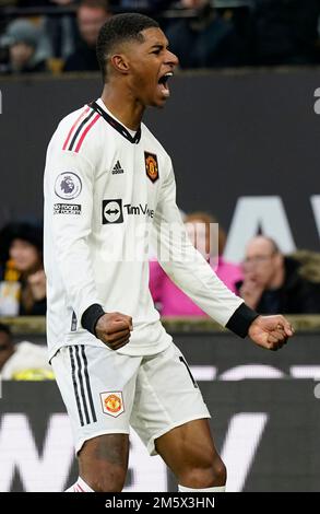 Wolverhampton, Großbritannien. 31. Dezember 2022 Marcus Rashford von Manchester United feiert das Premier League-Spiel in Molineux, Wolverhampton. Der Bildausdruck sollte lauten: Andrew Yates/Sportimage Credit: Sportimage/Alamy Live News Stockfoto