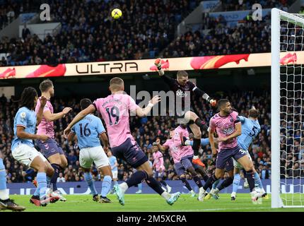 Etihad Stadium, Manchester, Großbritannien. 31. Dezember 2022. Premier League Football, Manchester City gegen Everton; Everton Torwart Jordan Pickford schlägt den Ball ohne Gefahr Credit: Action Plus Sports/Alamy Live News Stockfoto