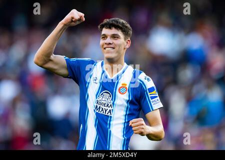 Barcelona, Spanien. 31. Dezember 2022. Simo (RCD Espanyol) feiert nach dem Fußballspiel La Liga zwischen dem FC Barcelona und dem RCD Espanyol am 31. Dezember 2022 im Camp Nou Stadium in Barcelona, Spanien. Foto: Siu Wu. Kredit: dpa/Alamy Live News Stockfoto