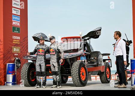204 PETERHANSEL Stéphane (Fra), BOULANGER Edouard (Fra), Team Audi Sport, Audi RS Q e-tron E2, Auto, Action während der Starting Podium Ceremony of the Dakar 2023, am 31. Dezember 2022 in der Nähe von Yanbu, Saudi-Arabien - Photo Gigi Soldano / DPPI Stockfoto
