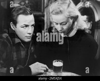 Marlon Brando, Eva Marie Saint, Drehort des Films „On the Waterfront“, Columbia Pictures, 1954 Stockfoto