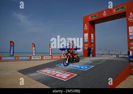 Yanbu, Saudi-Arabien. 31. Dezember 2022. Während der Starting Podium Ceremony of the Dakar 2023 am 31. Dezember 2022 in der Nähe von Yanbu, Saudi-Arabien - Photo Gigi Soldano / DPPI Credit: DPPI Media/Alamy Live News Stockfoto