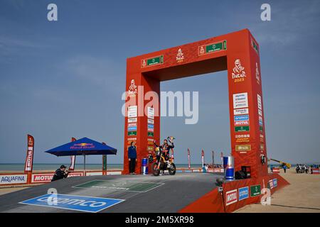 Yanbu, Saudi-Arabien. 31. Dezember 2022. Während der Starting Podium Ceremony of the Dakar 2023 am 31. Dezember 2022 in der Nähe von Yanbu, Saudi-Arabien - Photo Gigi Soldano / DPPI Credit: DPPI Media/Alamy Live News Stockfoto