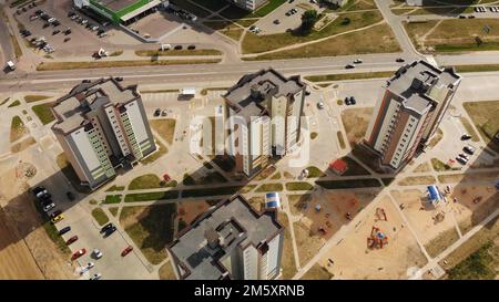 Neue Wohnwohnungen in Weißrussland. Luftaufnahme. Stockfoto