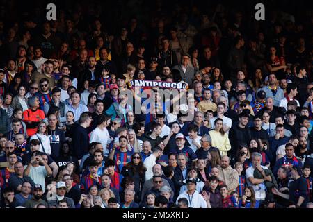 Barcelona, Spanien. 31. Dezember 2022. Fans während des LaLiga-Spiels zwischen dem FC Barcelona und dem RCD Espanyol im Spotify Camp Nou Stadium in Barcelona, Spanien. Kredit: Christian Bertrand/Alamy Live News Stockfoto