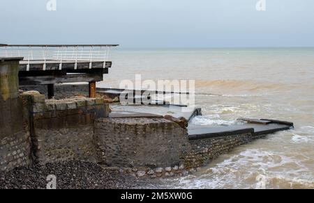 Die Seemühle an der Küste von Veules-les-Roses in der Normandie (Frankreich) Stockfoto