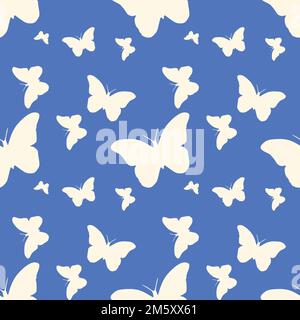 Eine wunderschöne, nahtlose Vektortapete mit schönen weißen Schmetterlingen auf einem hellblauen Hintergrund Stock Vektor