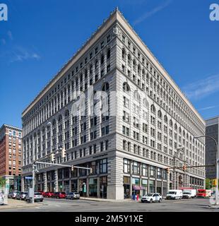 Das Ellicott Square Building, einst das größte Bürogebäude der Welt, wurde von Daniel Burnham & Company entworfen und 1896 fertiggestellt. Stockfoto