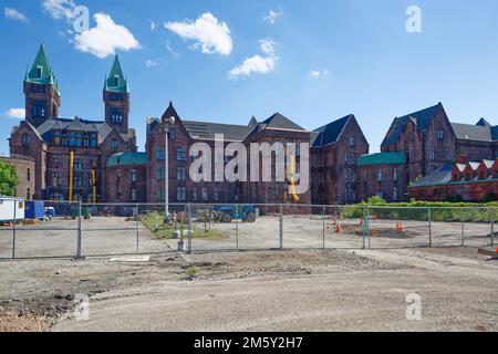 Richardson Olmsted Complex, eine ehemalige Nervenklinik, wird zur adaptiven Wiederverwendung als Konferenzzentrum restauriert. Stockfoto