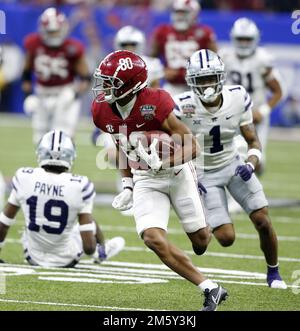 New Orleans, Usa. 01. Januar 2023. Alabama Crimson Tide Wide Receiver Kobe Prentice (80) erzielt einen späten Touchdown gegen die Kansas State Wildcats während des Sugar Bowl im Caesars Superdome in New Orleans am Samstag, den 31. Dezember 2022. Foto: AJ Sisco/UPI Credit: UPI/Alamy Live News Stockfoto