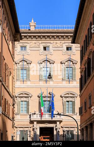 Blick auf den Palazzo Madama in Rom, Italien. Es ist der Sitz des Senats der Italienischen Republik. Stockfoto