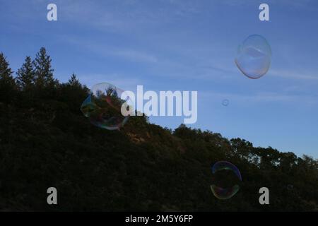 Riesige Blasen in den Bergen Stockfoto