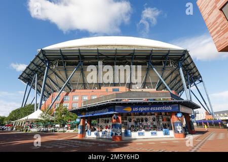 Blick auf das Arthur Ashe Stadium, US Open Championships 2022, New York, USA. Stockfoto