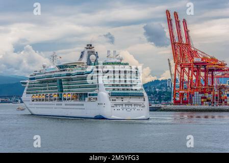 Vancouver, BC - 17. Juli 2022: Kreuzfahrt „Serenade of the Seas Royal Caribbean“ ab Vancouver, BC, Kanada Stockfoto