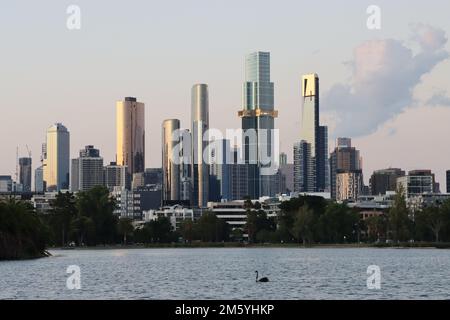 Skyline von Melbourne ab Albert Park Stockfoto