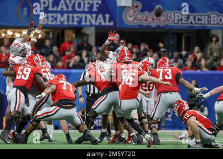 Atlanta, Georgia, USA. 31. Dezember 2022. Chick-fil-A Peach Bowl im Mercedes-Benz-Stadion, Atlanta, Georgia. (Kreditbild: © Scott Stuart/ZUMA Press Wire) Kredit: ZUMA Press, Inc./Alamy Live News Stockfoto