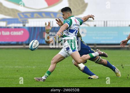 Parma, Italien. 31. Dezember 2022. tomas albornoz (benetton) während Zebre Rugby vs Benetton Treviso, United Rugby Championship Match in Parma, Italien, Dezember 31 2022 Kredit: Independent Photo Agency/Alamy Live News Stockfoto