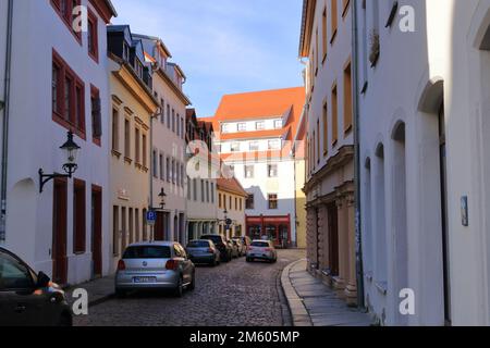 Oktober 30 2022 - Freiberg, Sachsen in Deutschland: Die Gegend um den Freiberger Markt an einem Sonntagnachmittag Stockfoto