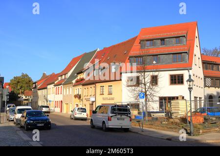 Oktober 30 2022 - Freiberg, Sachsen in Deutschland: Die Gegend um den Freiberger Markt an einem Sonntagnachmittag Stockfoto