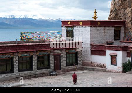 Das wunderschöne Kloster Tashi Dor am Nam Tso See. Damxung County, Lhasa, Tibet, China Stockfoto