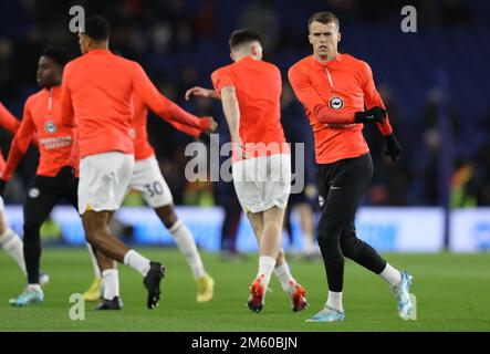 Brighton und Hove, Großbritannien. 31. Dezember 2022. Solly March of Brighton und Hove Albion wärmen sich vor dem Spiel der Premier League im AMEX Stadium, Brighton und Hove auf. Das Bild sollte lauten: Paul Terry/Sportimage Credit: Sportimage/Alamy Live News Stockfoto